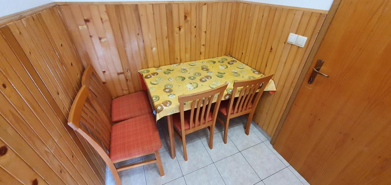 Apartments Duvnjak オミシュ エクステリア 写真