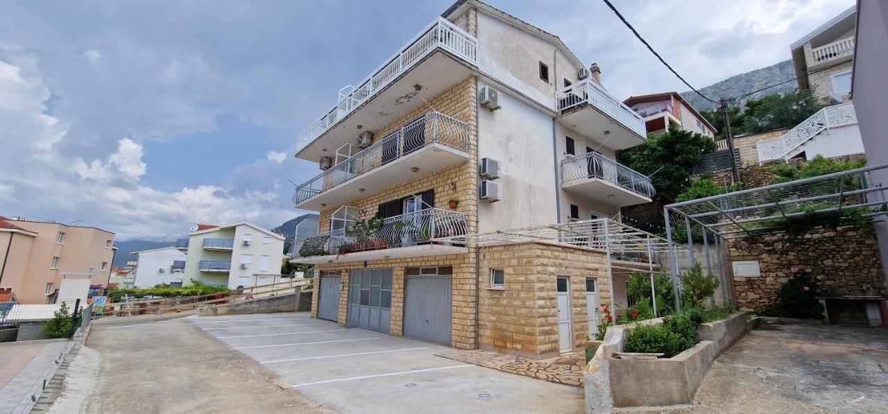 Apartments Duvnjak オミシュ エクステリア 写真